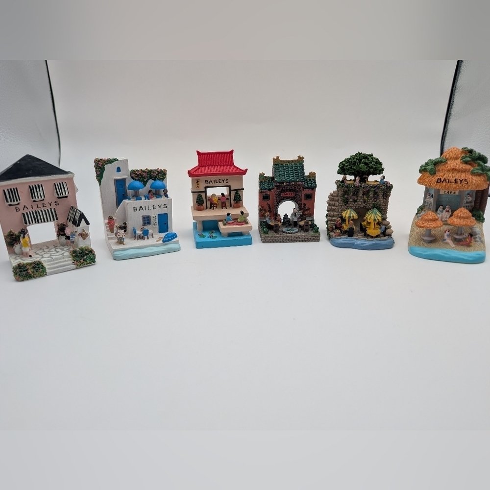Lot of 6 Limited Edition Baileys Miniature houses 2001-2002 Collection